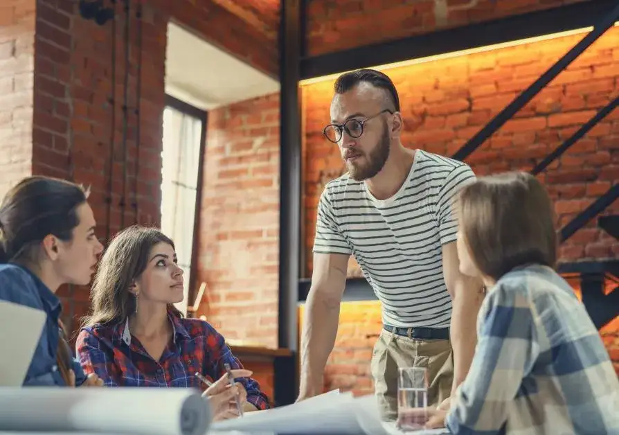 Czy ucznia na umowę zlecenie zgłaszamy do ZUS? Ważne informacje!