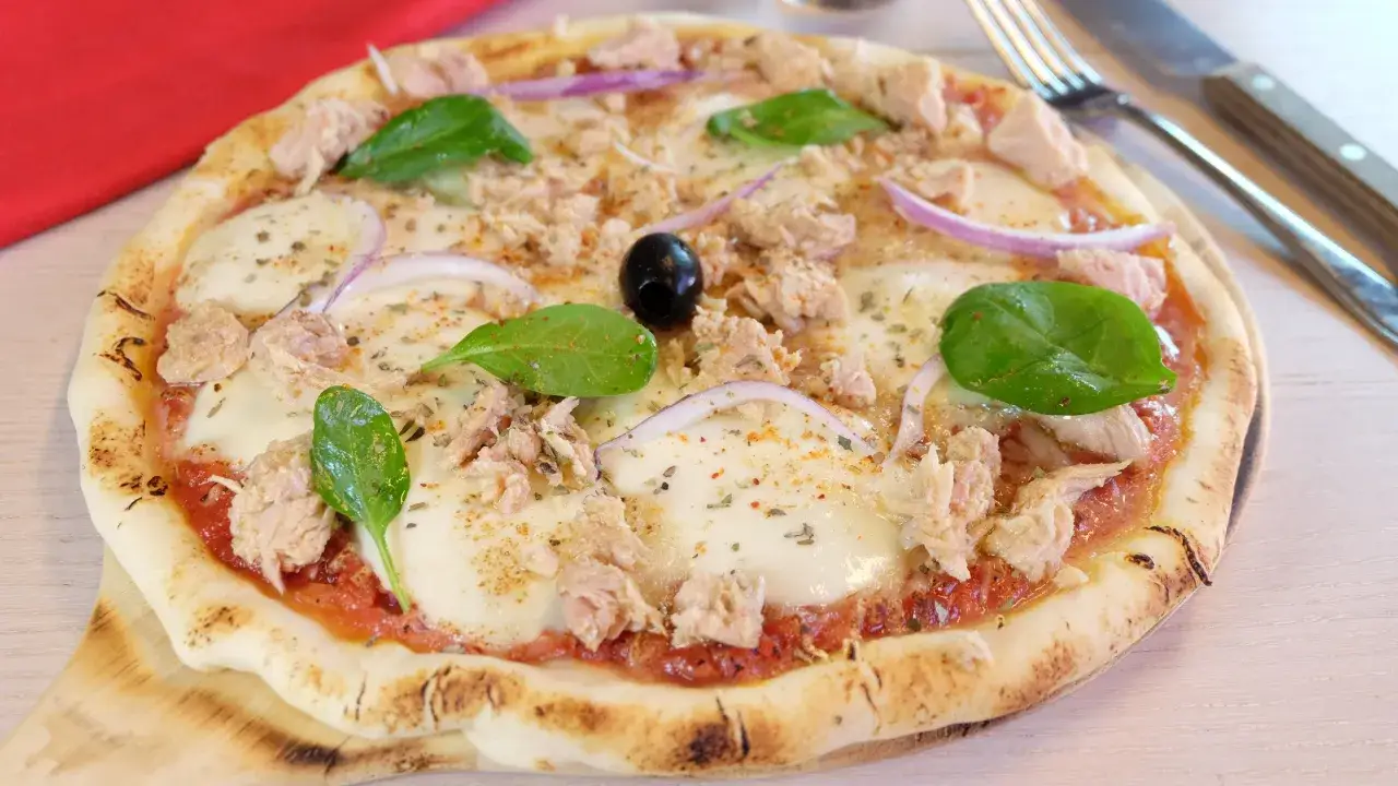 Pizza au thon inratable: Votre guide pour une pâte croustillante