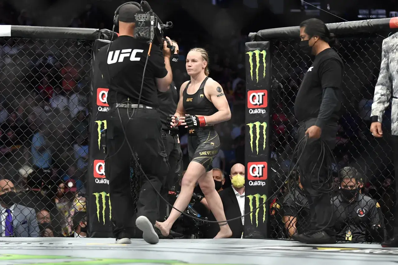 Waga piórkowa kobiet ile kg – poznaj kluczowe informacje o UFC