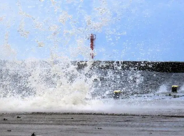 Czy jest sztorm na Bałtyku? Sprawdź aktualne warunki pogodowe