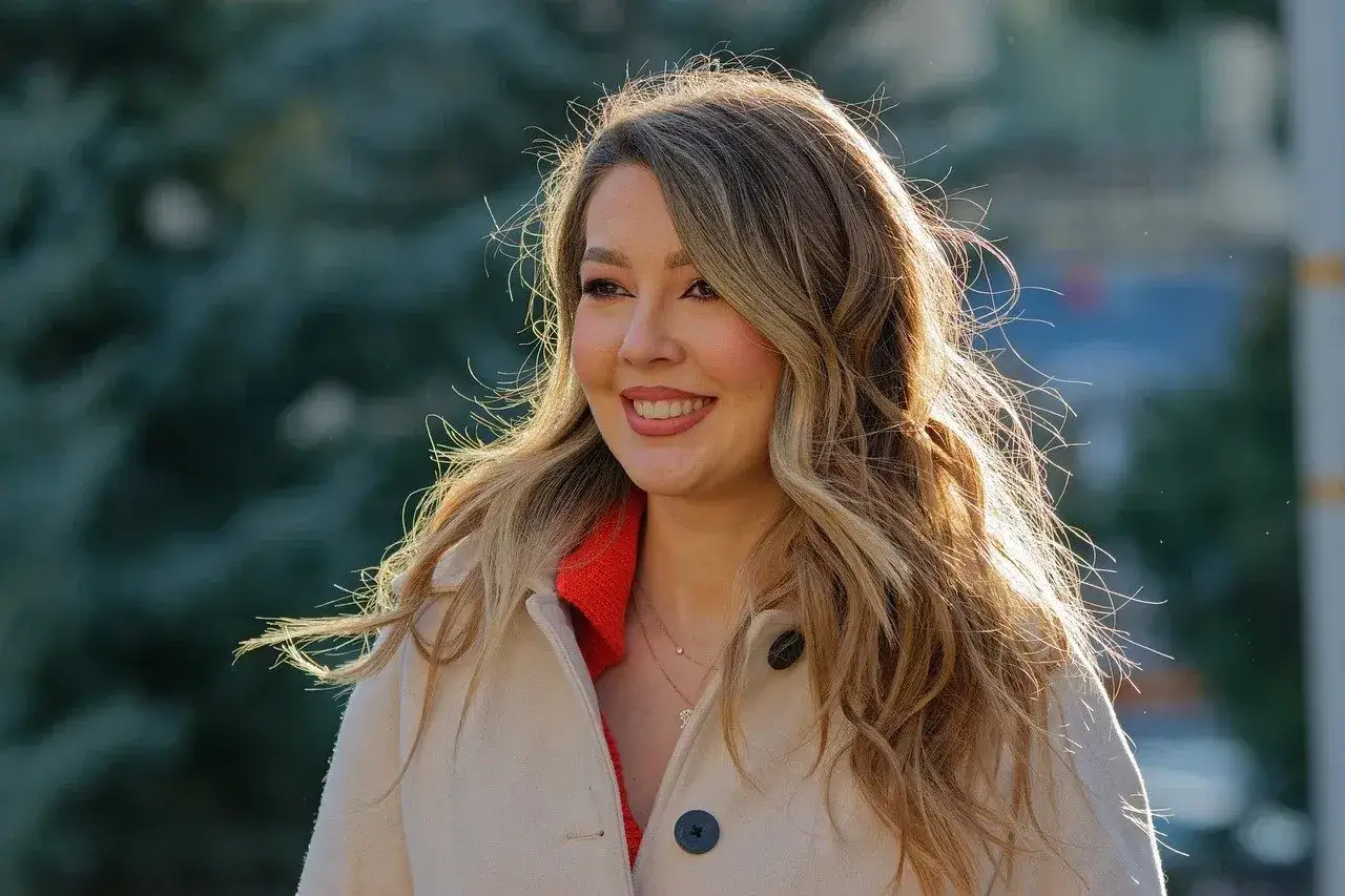 Jak zmyć hennę? Skuteczne i bezpieczne sposoby na ratunek po koloryzacji