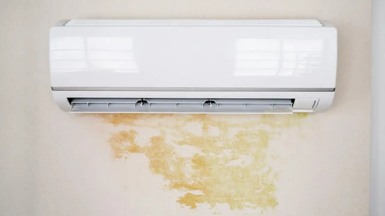 Zatkany odpływ klimatyzacji: objawy, przyczyny i jak to naprawić