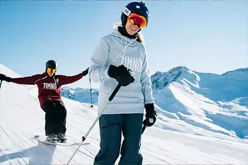 Jak ubrać się na stok narciarski? Komfort na cebulkę!