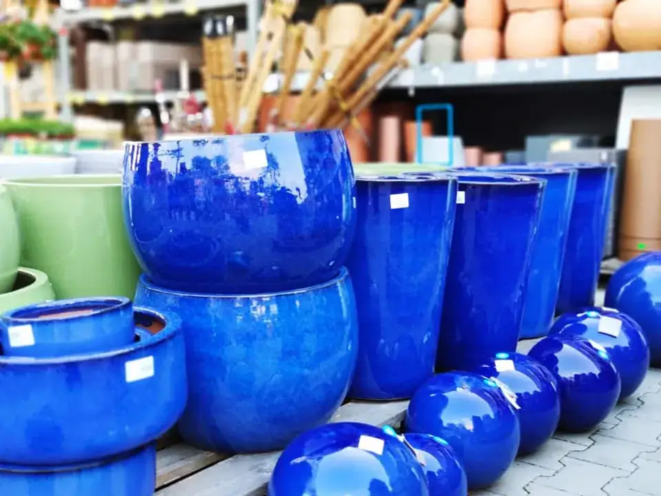 Najlepsza farba do malowania donic ceramicznych - uniknij błędów malarskich