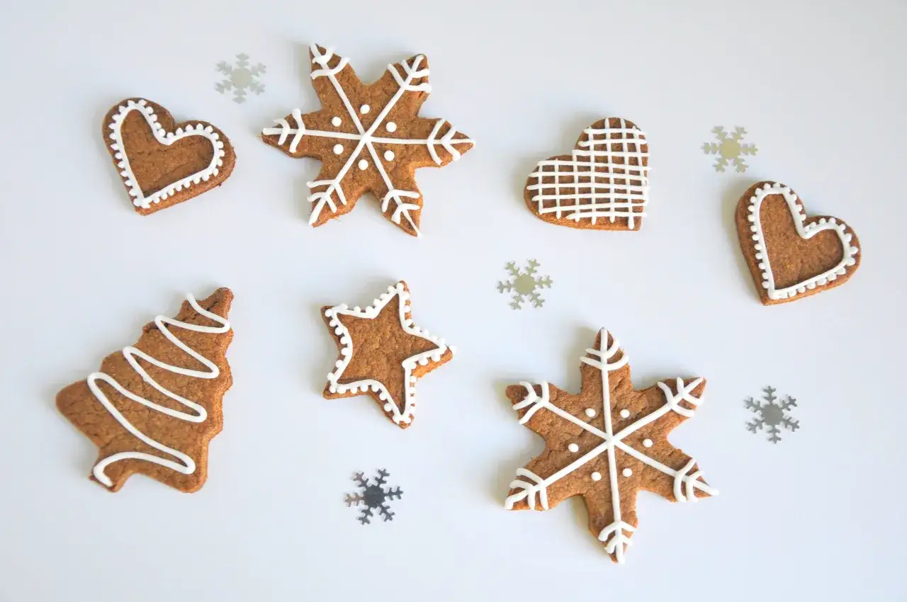 Jak ozdobić ciastka świąteczne: proste techniki i kreatywne pomysły