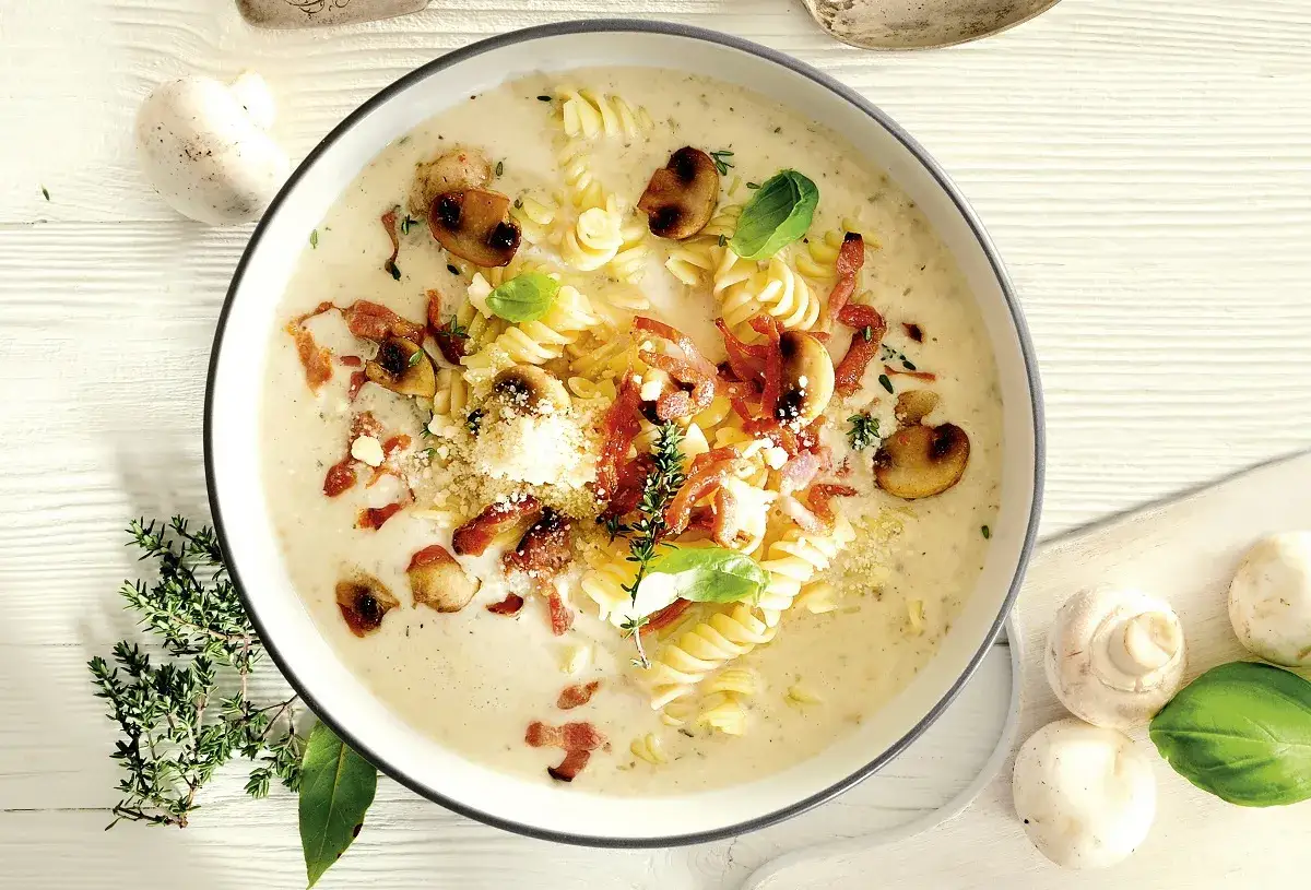 Zupa pieczarkowa: przepis krok po kroku i sekrety smaku