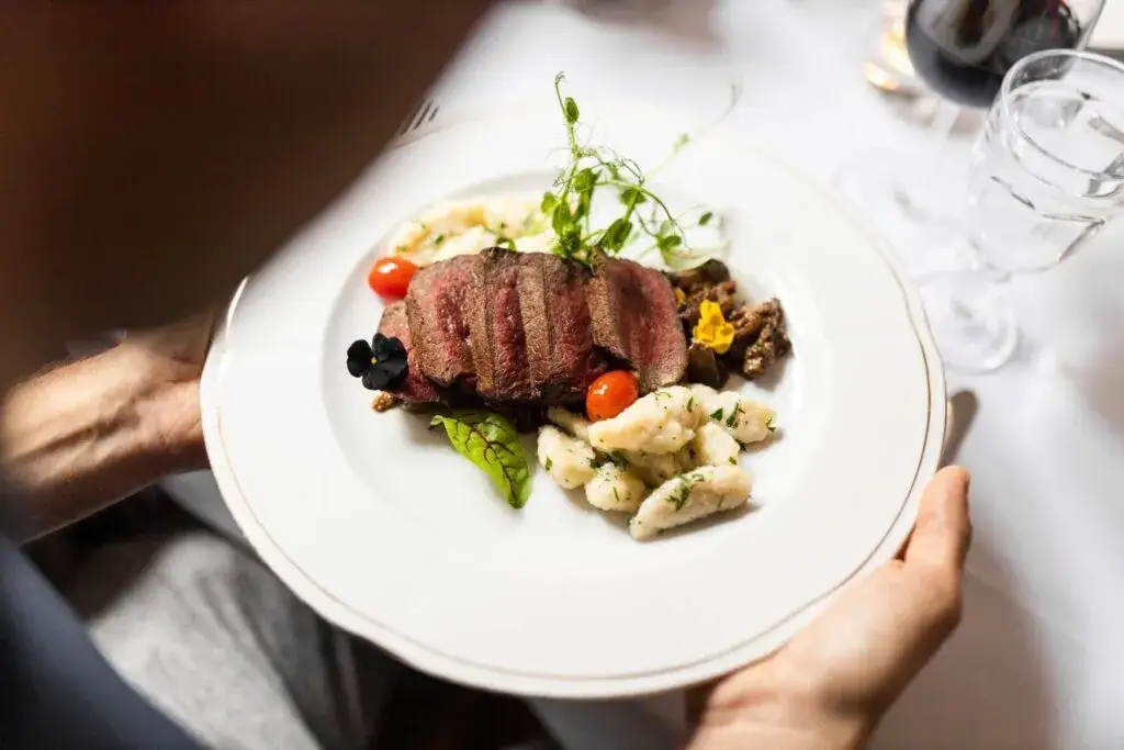 Co warto zjeść w Warszawie? 10 wyjątkowych potraw, które musisz spróbować