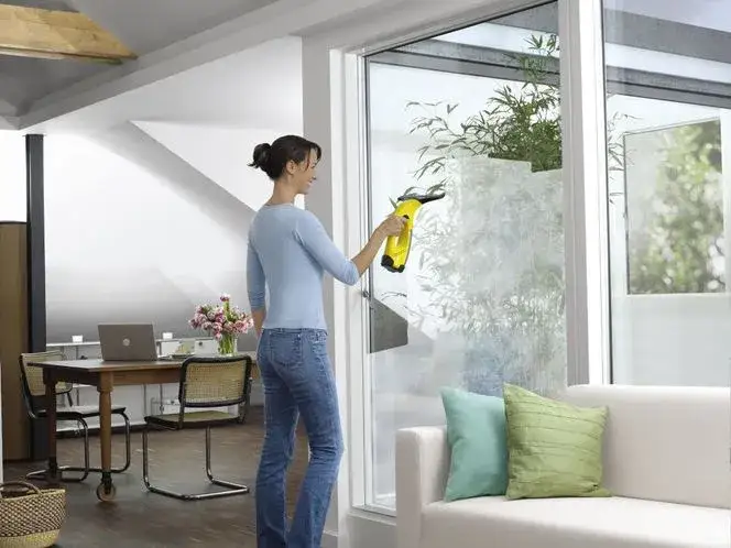 Jak myć okna na antresoli: skuteczne metody i bezpieczne techniki