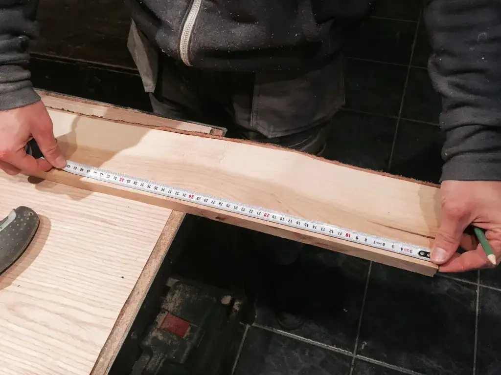 Jak zrobić stojak pod choinkę - proste sposoby na stabilność i styl