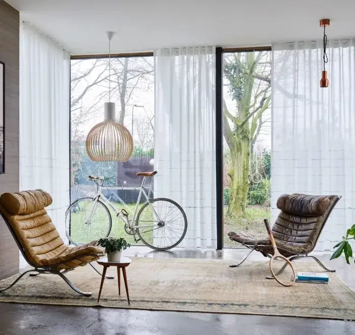 Automatyczne zasłony, karnisze i rolety na pilota - steruj światłem w domu