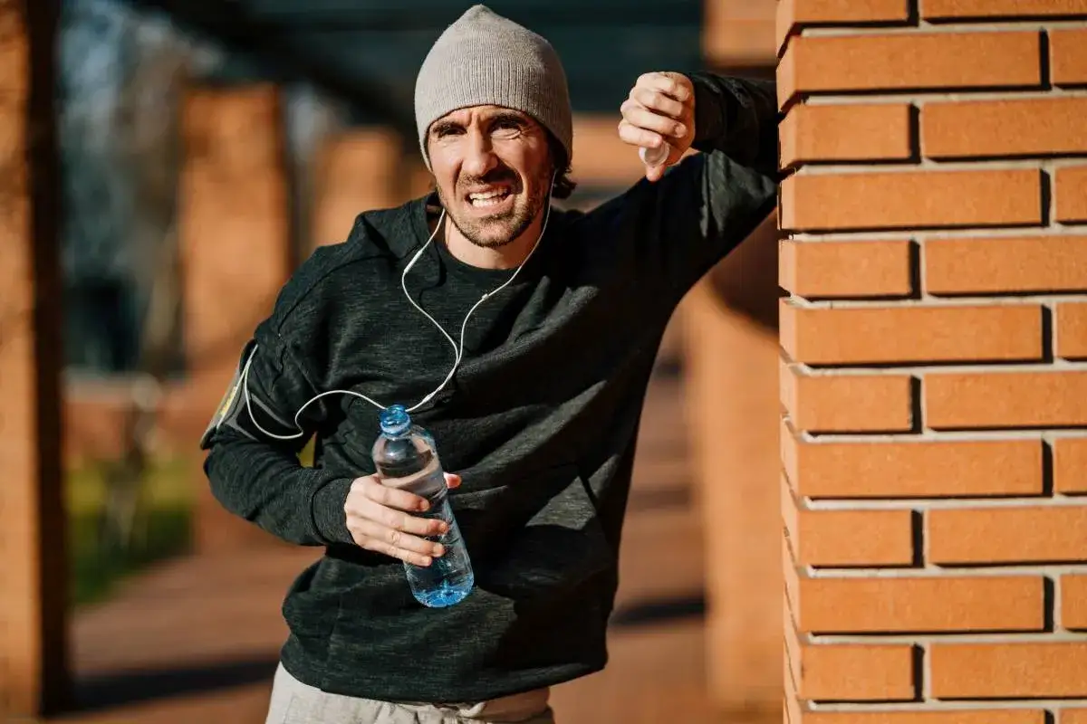 Bieganie na kacu: Czy to pomoże? Prawda o ryzyku i alternatywach