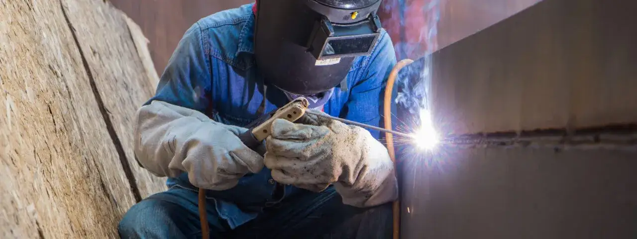 Co to znaczy spawać? Zrozumienie procesu i jego zastosowań