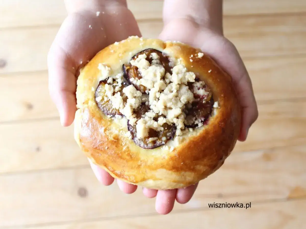 Drożdżówka w diecie: Czy warto ją jeść? Analiza i porady