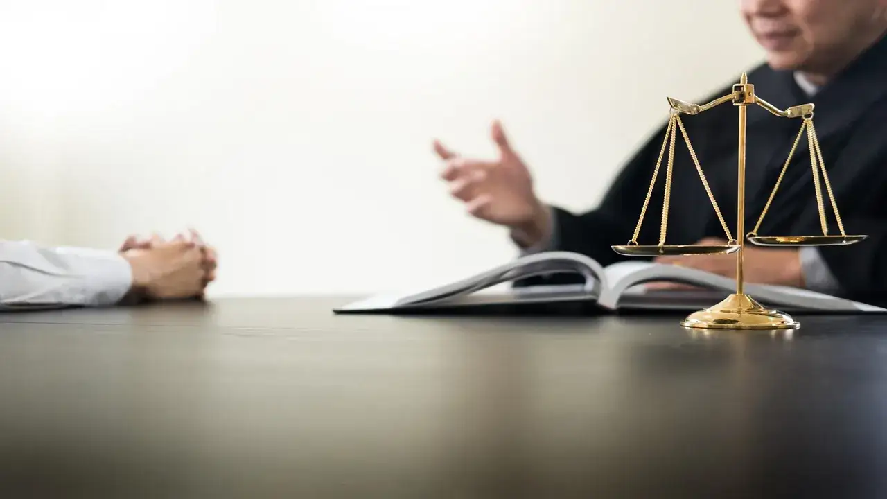 Oferty pracy po studiach prawniczych – nie przegap szans na zatrudnienie