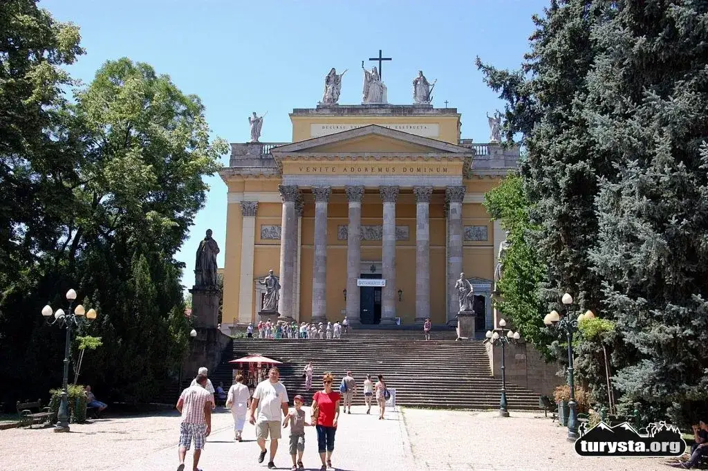 Eger co zwiedzić? Zamek, wino i termy kompletny przewodnik