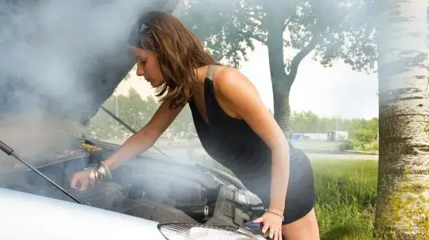 Przegrzany silnik co robić? Kluczowe kroki, aby uniknąć kosztownych napraw