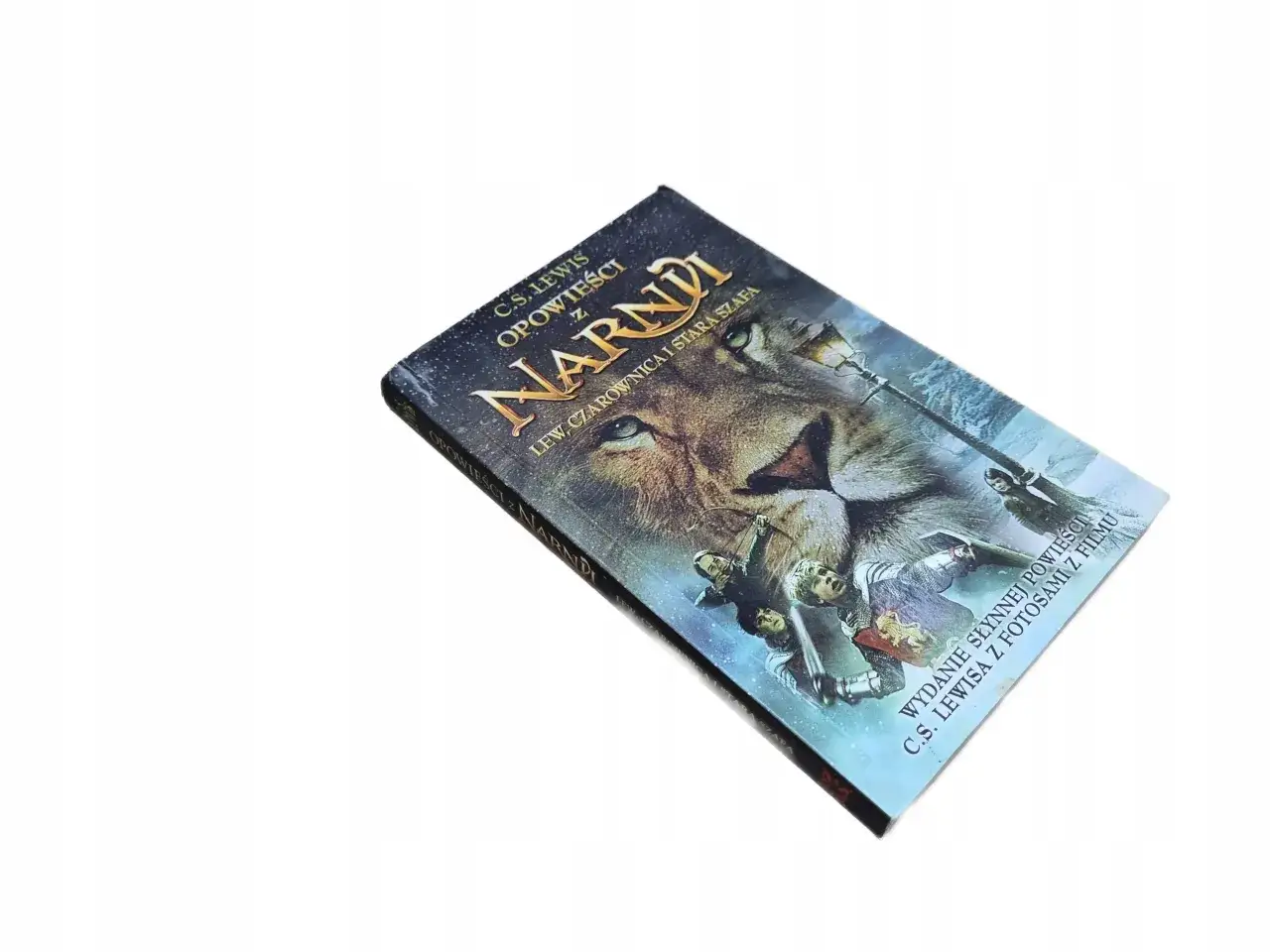 Lew, czarownica i stara szafa: Odkryj sekrety ponadczasowej Narnii