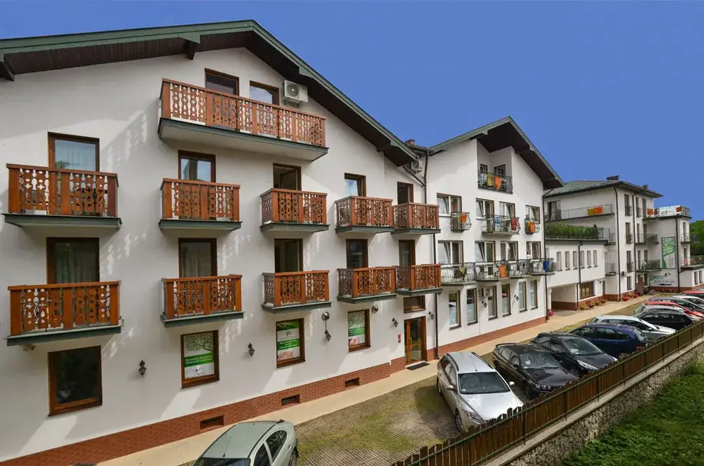 Sanatorium Busko-Zdrój dla seniora: Jak wybrać i ile kosztuje?