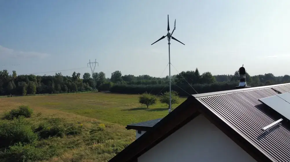 Turbina wiatrowa z magazynem energii – zyskaj niezależność energetyczną