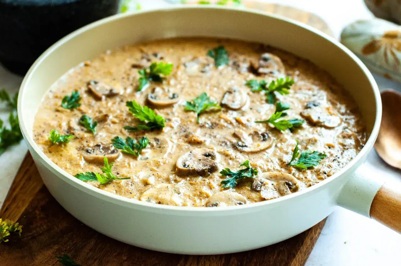 Sos pieczarkowy idealny: Przepis, triki i sekrety kremowej perfekcji