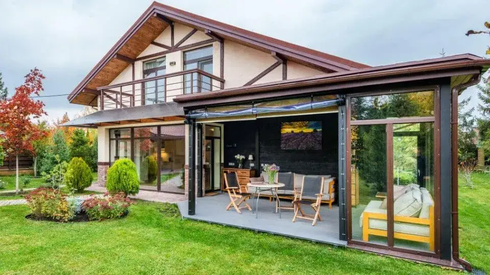 Jak zrobić podest pod meble ogrodowe i cieszyć się wygodą na świeżym powietrzu