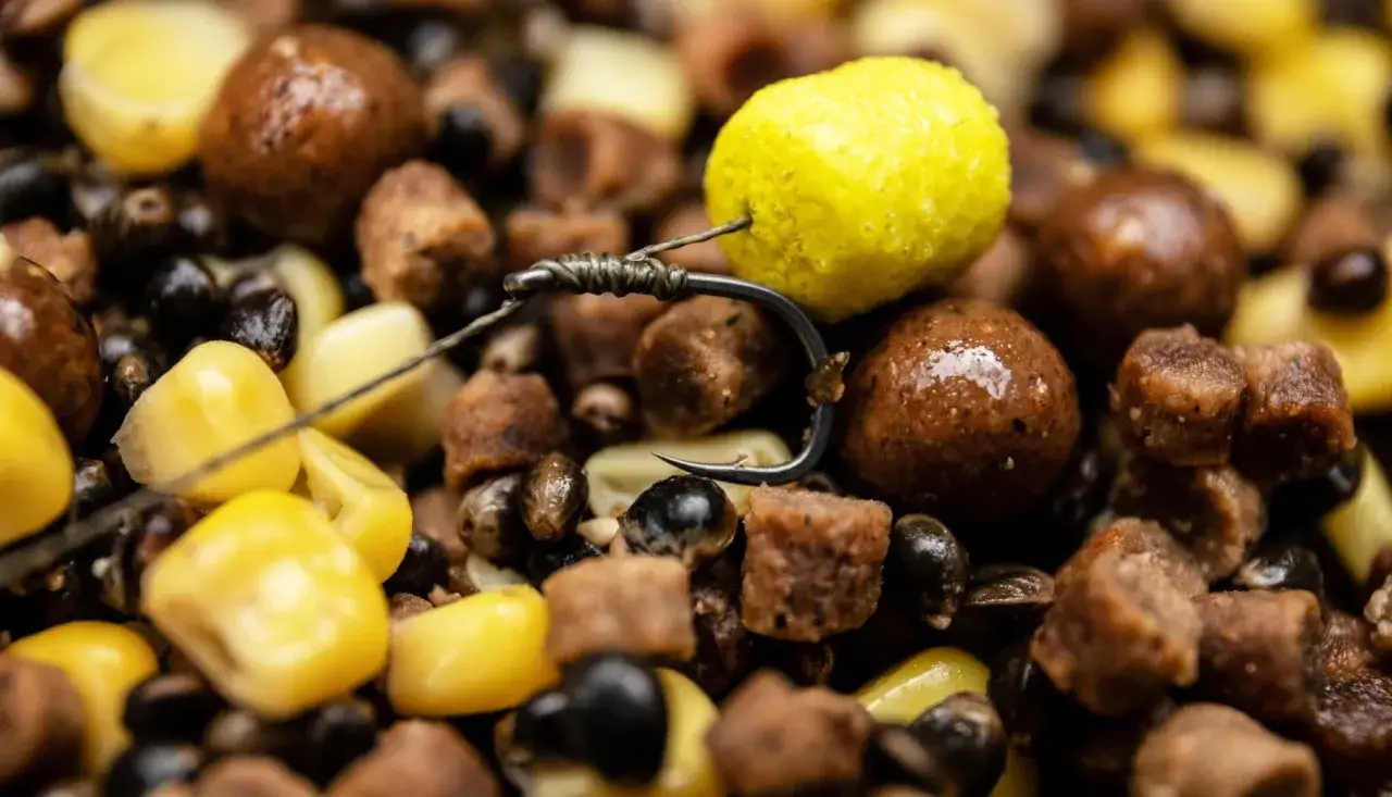 Zanęty zawodnicze na leszcza: Skład, przygotowanie i skuteczne taktyki