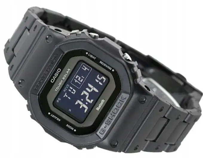 Zegarek męski sterowany radiowo – idealny wybór dla podróżników