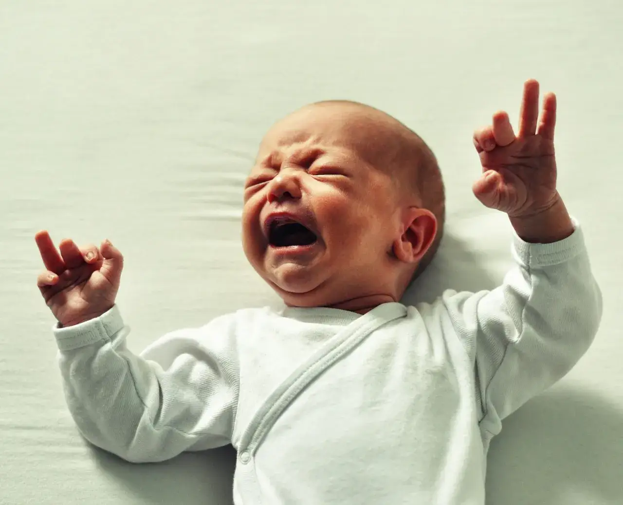 Niebezpieczne objawy zakażenia układu moczowego u niemowlaka – ratuj dziecko!