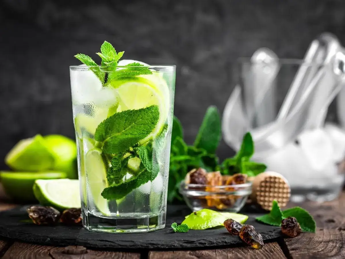 Drinki z rumem w domu: Proste przepisy i porady eksperta!