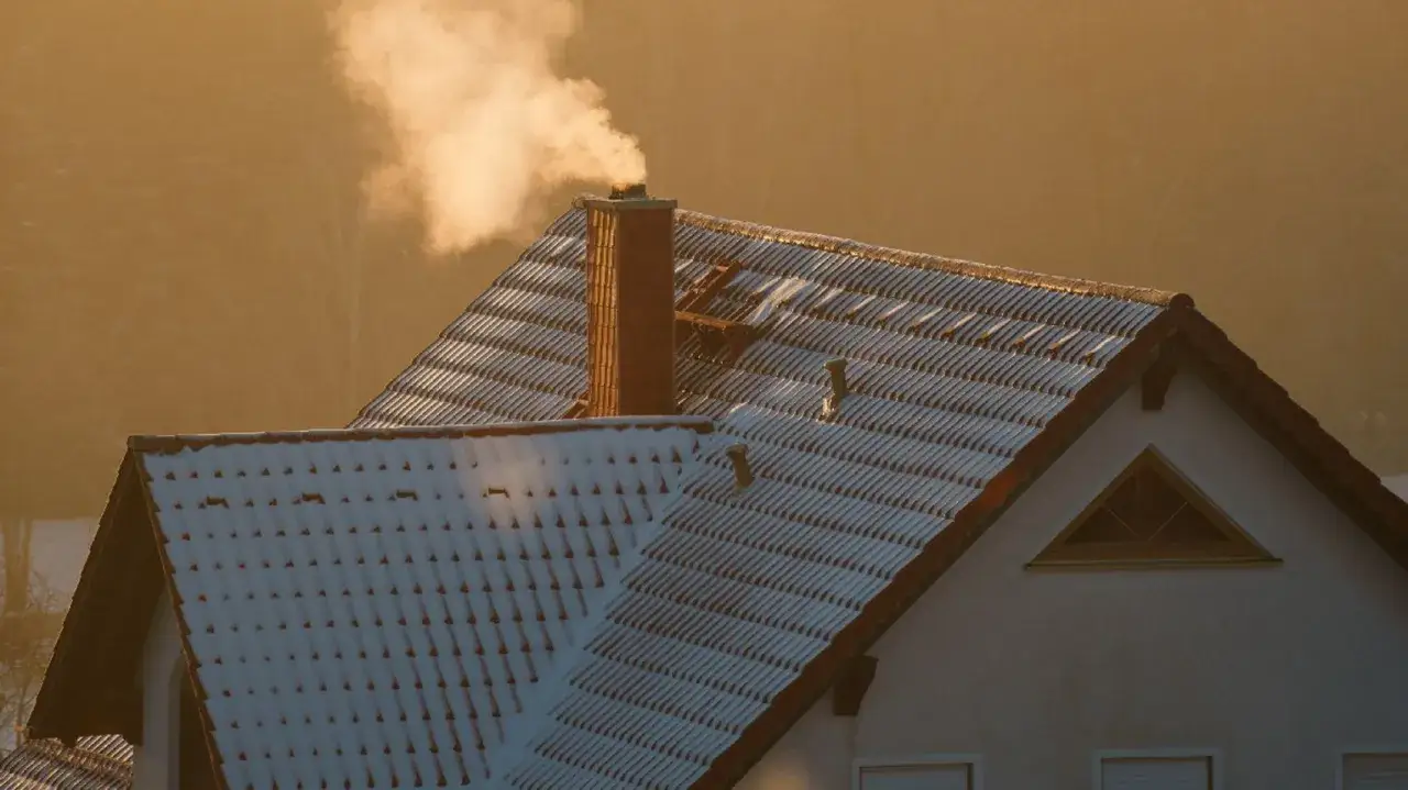 Kto buduje kominy i dlaczego warto zatrudnić specjalistów?