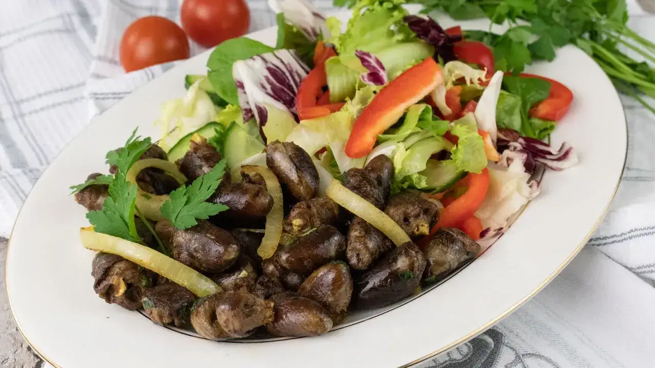 Jak długo smażyć serca drobiowe, aby były soczyste i pyszne?