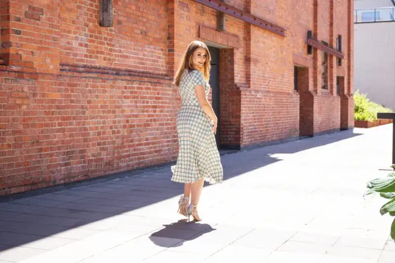 W czym na wesele po 40 – eleganckie i wygodne stylizacje dla Ciebie