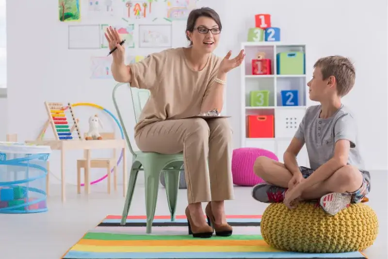 Pedagog szkolny: wsparcie dla ucznia, rodzica i nauczyciela