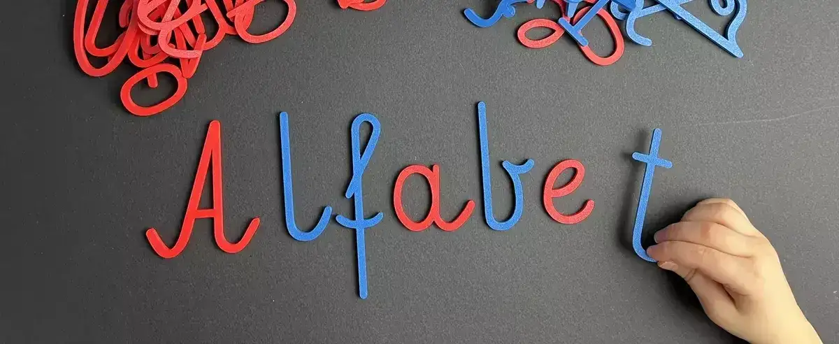 Alfabet sensoryczny: skuteczne narzędzie do nauki liter dla dzieci