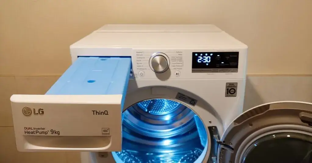 Pralko-suszarka z pompą ciepła czy bez: którą wybrać i dlaczego?