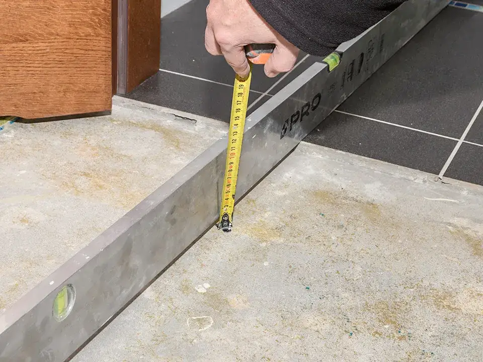 Najlepsza wylewka samopoziomująca do garażu - unikaj kosztownych błędów