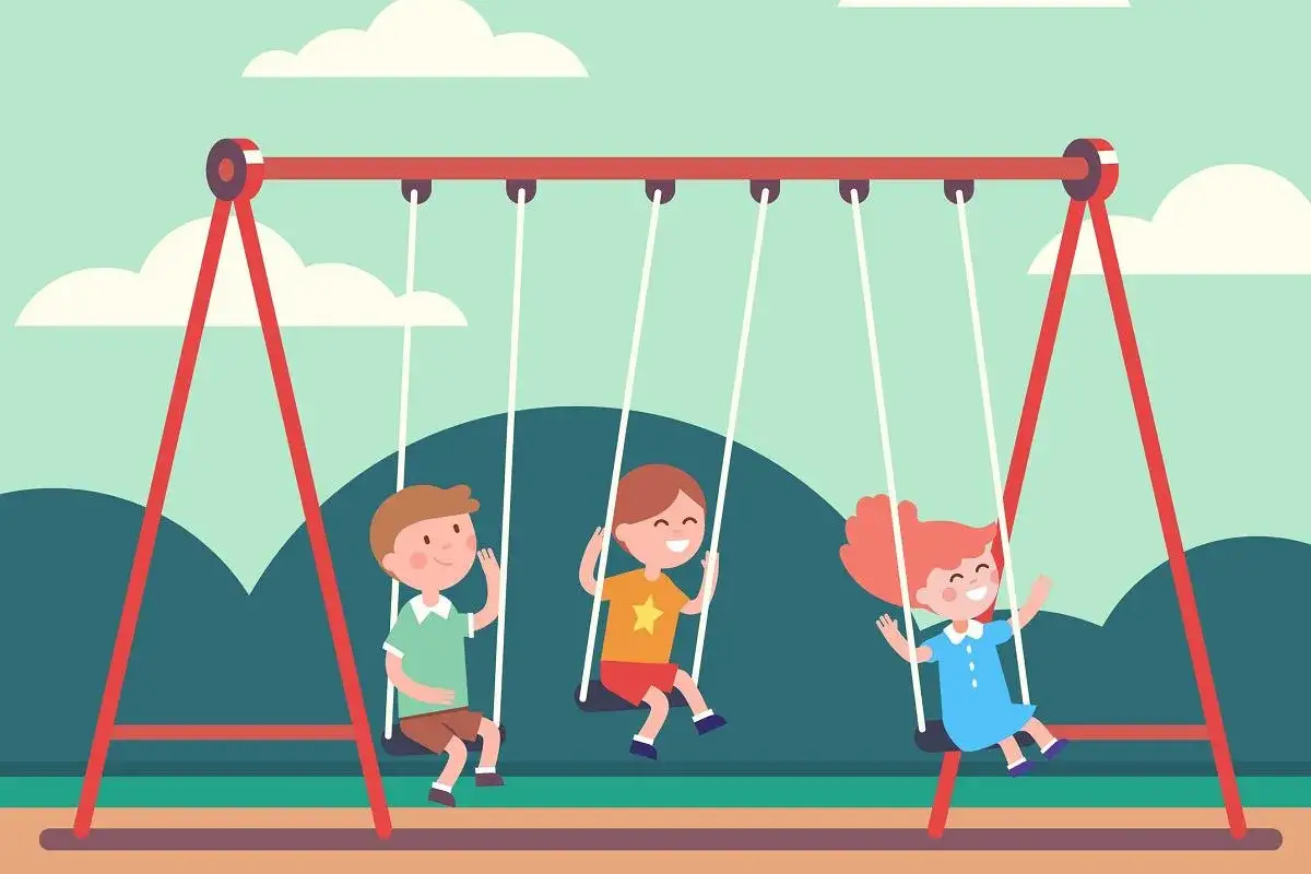 Trójka dzieci cieszy się huśtawkami. Kiedy otwarte place zabaw do kiedy?