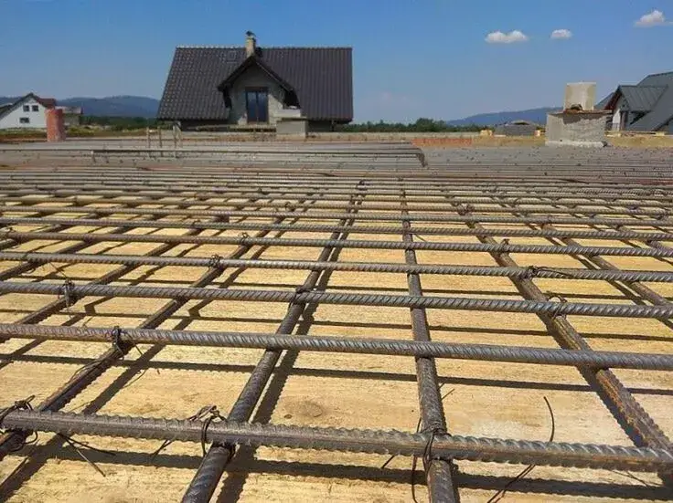 Ile stali na m² stropu? Poznaj kluczowe dane i unikanie błędów