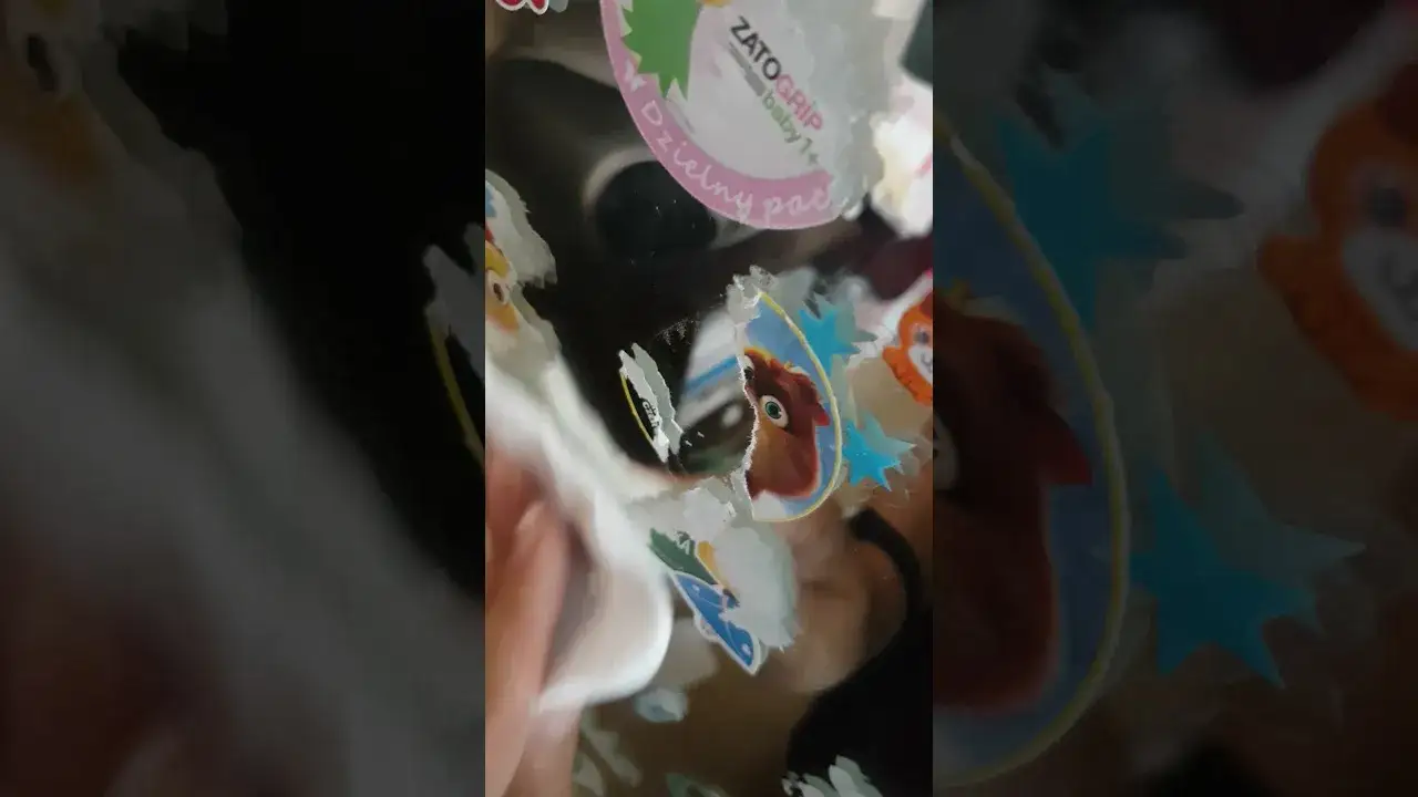 Jak usunąć naklejkę z lustra bez rysowania i zniszczenia powierzchni