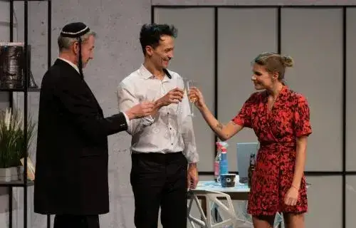 Wąsik teatr - humorystyczna opowieść o mężczyźnie w kryzysie