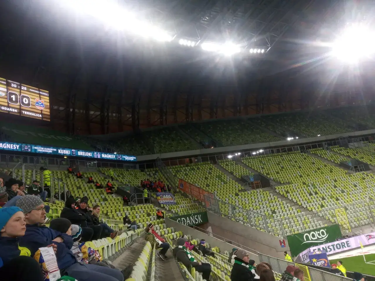 W siną dal: Tekst, akordy i historia hymnu pokoleń