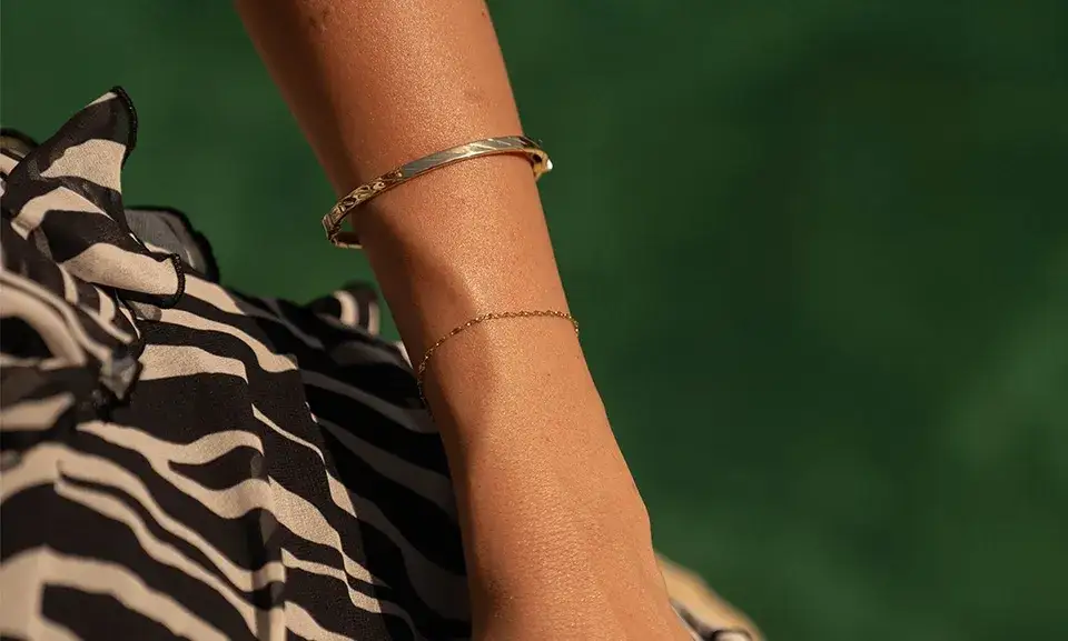 Bransoletka bangle - co to znaczy i jakie ma znaczenie kulturowe?