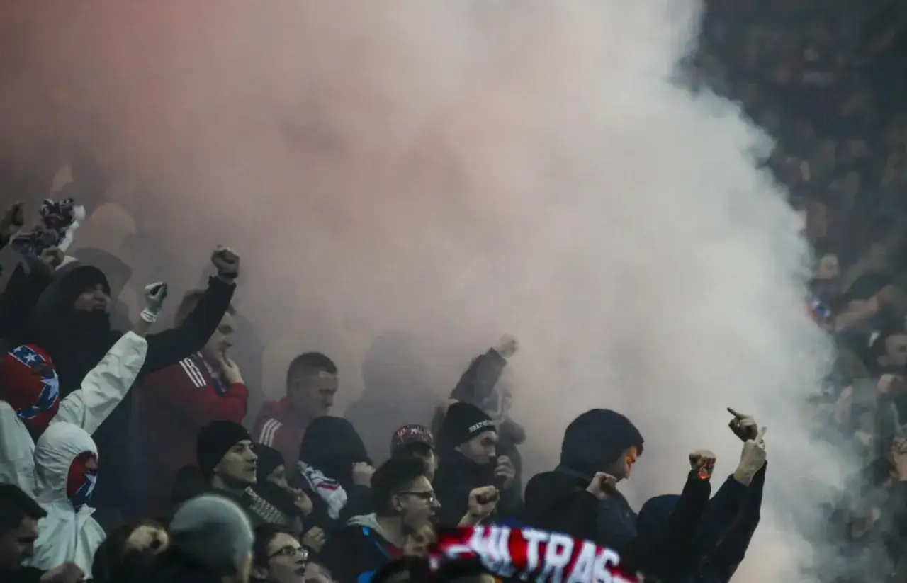 Rasizm na stadionach: jak walka z dyskryminacją zmienia sport?