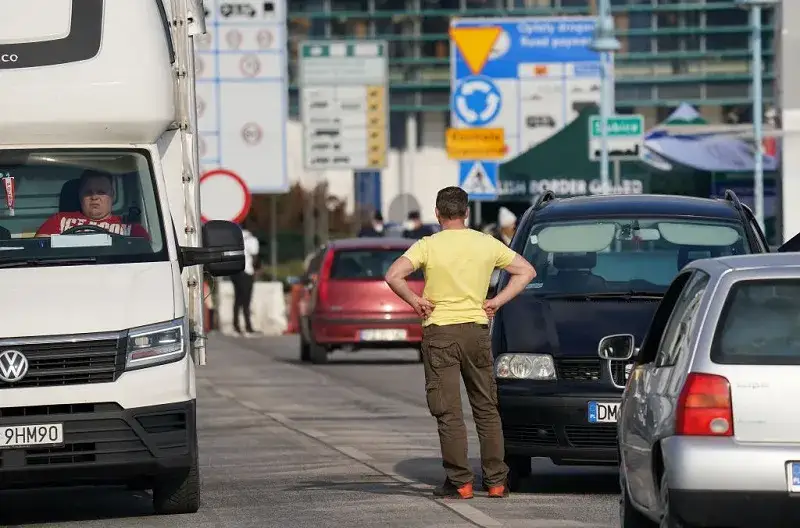 Najlepsza trasa z UK do Polski: uniknij kosztów i zatorów w podróży