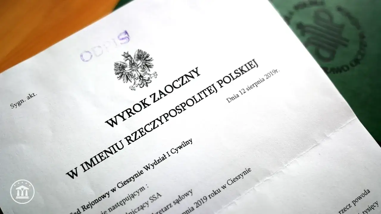 Fragment dokumentu sądowego z pieczęcią "ODPIS" i godłem Polski.