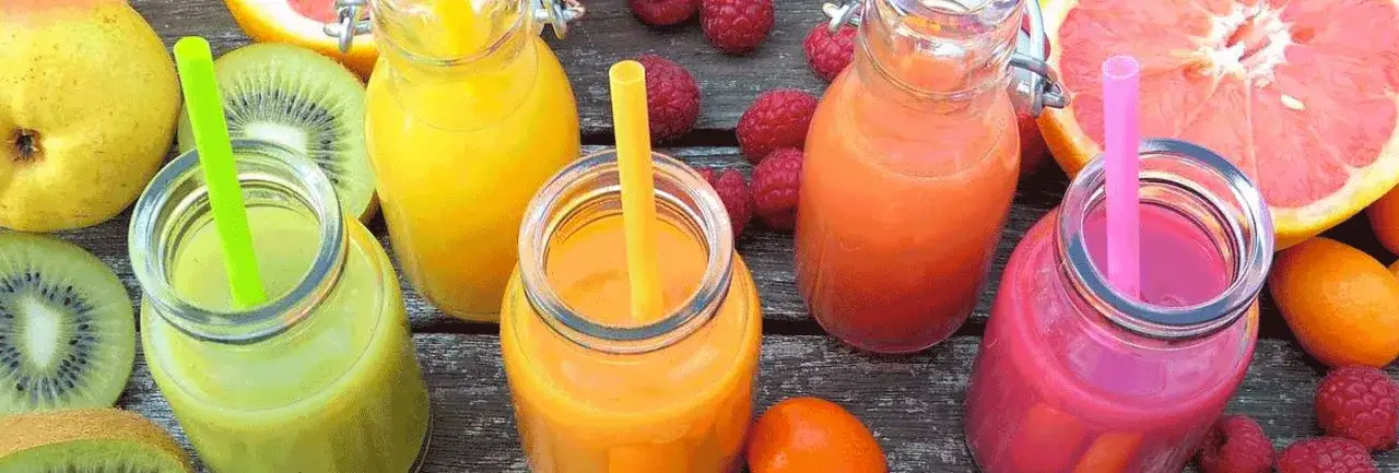 Napoje bez cukru: Fakty, mity i domowe przepisy. Czy są zdrowe?