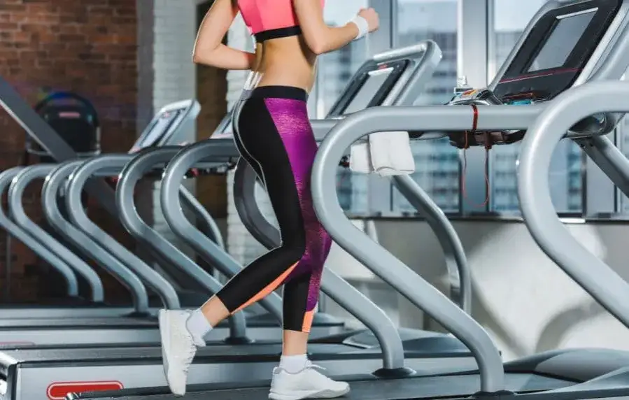 Bieżnia magnetyczna czy elektryczna – która lepsza dla Twojego treningu?