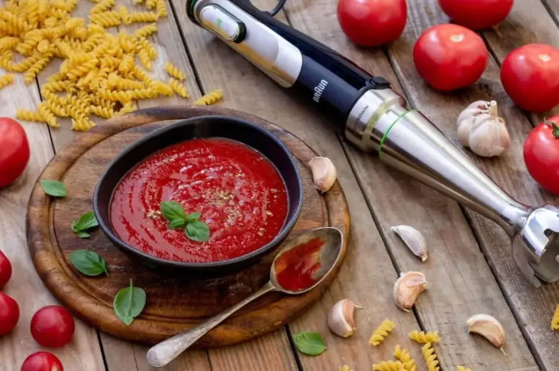 Jak zrobić sos do spaghetti z pomidorów - prosty przepis na pyszny sos