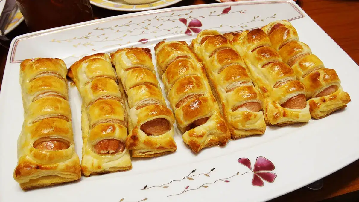 Najlepszy przepis na ciasto do parówek w cieście - krok po kroku