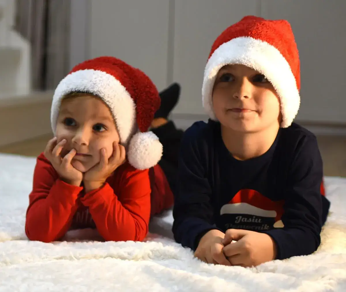 Ile kosztuje czapka Mikołaja? Ceny, modele i promocje, które zaskoczą